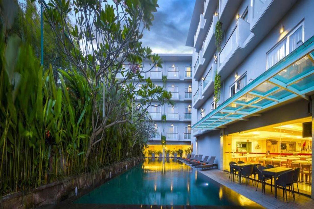 Harris Hotel Kuta Galleria - Bali Exterior foto