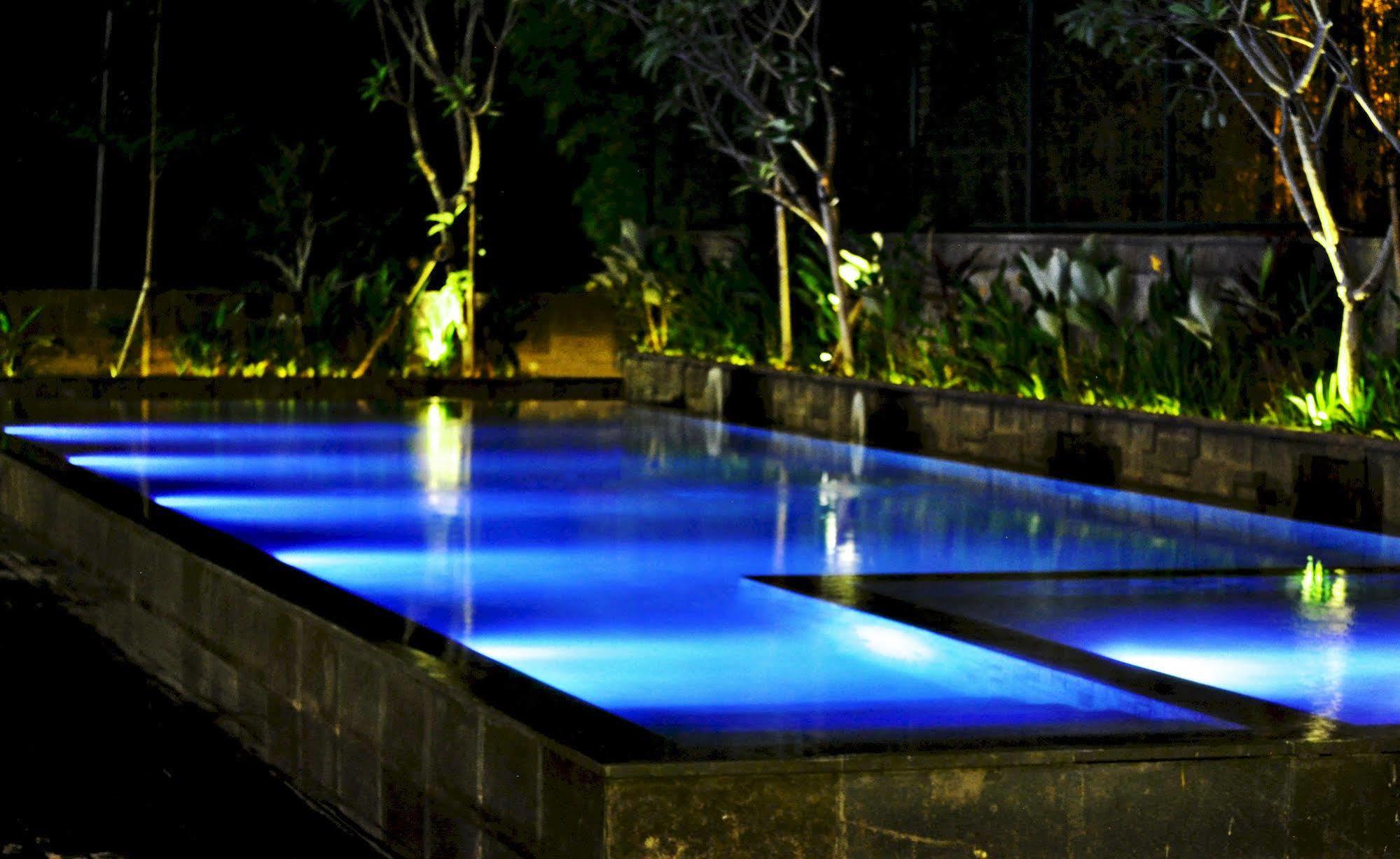 Harris Hotel Kuta Galleria - Bali Exterior foto
